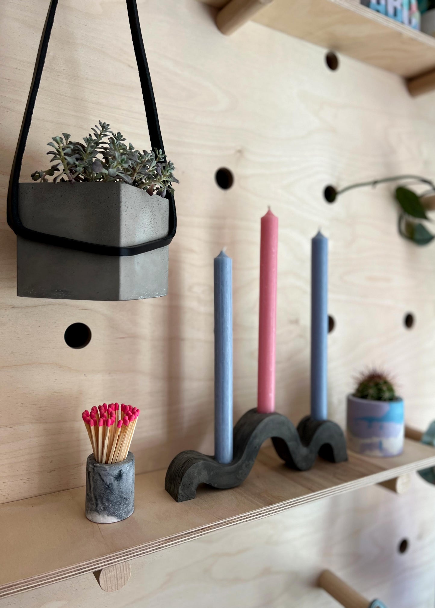 Wave Concrete Candlestick Holder
