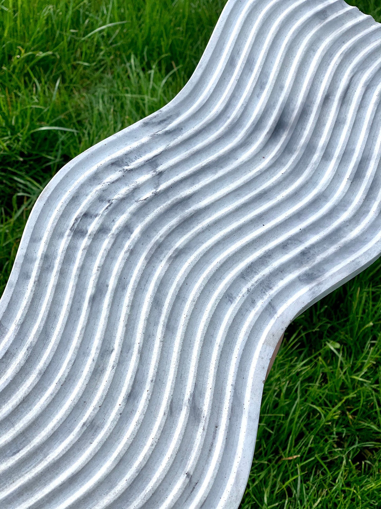 Minimalist Wave Tray
