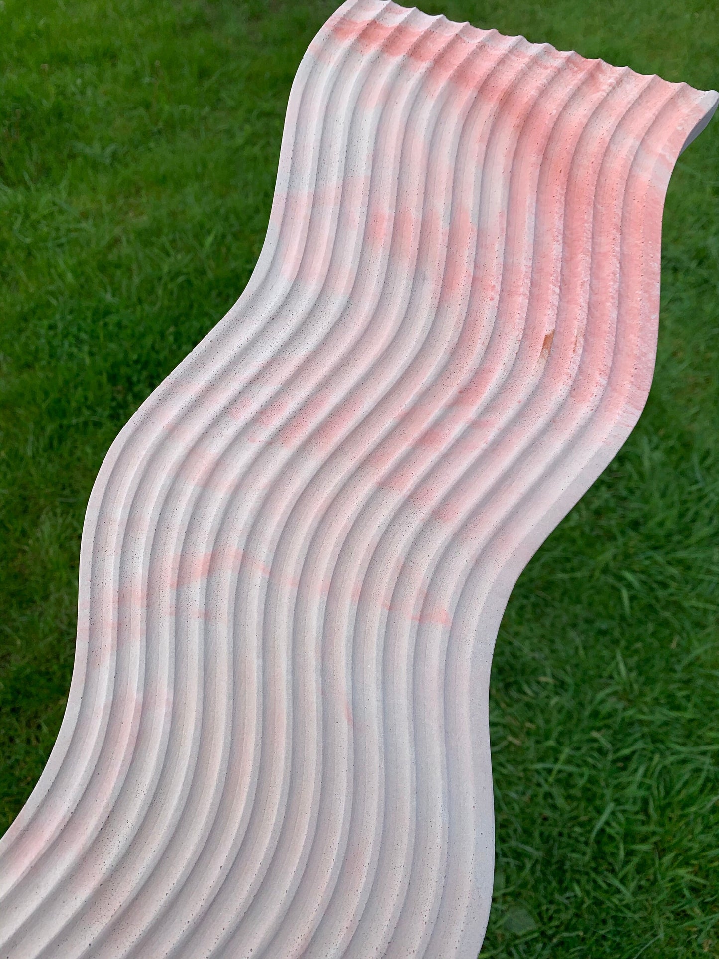 Minimalist Wave Tray