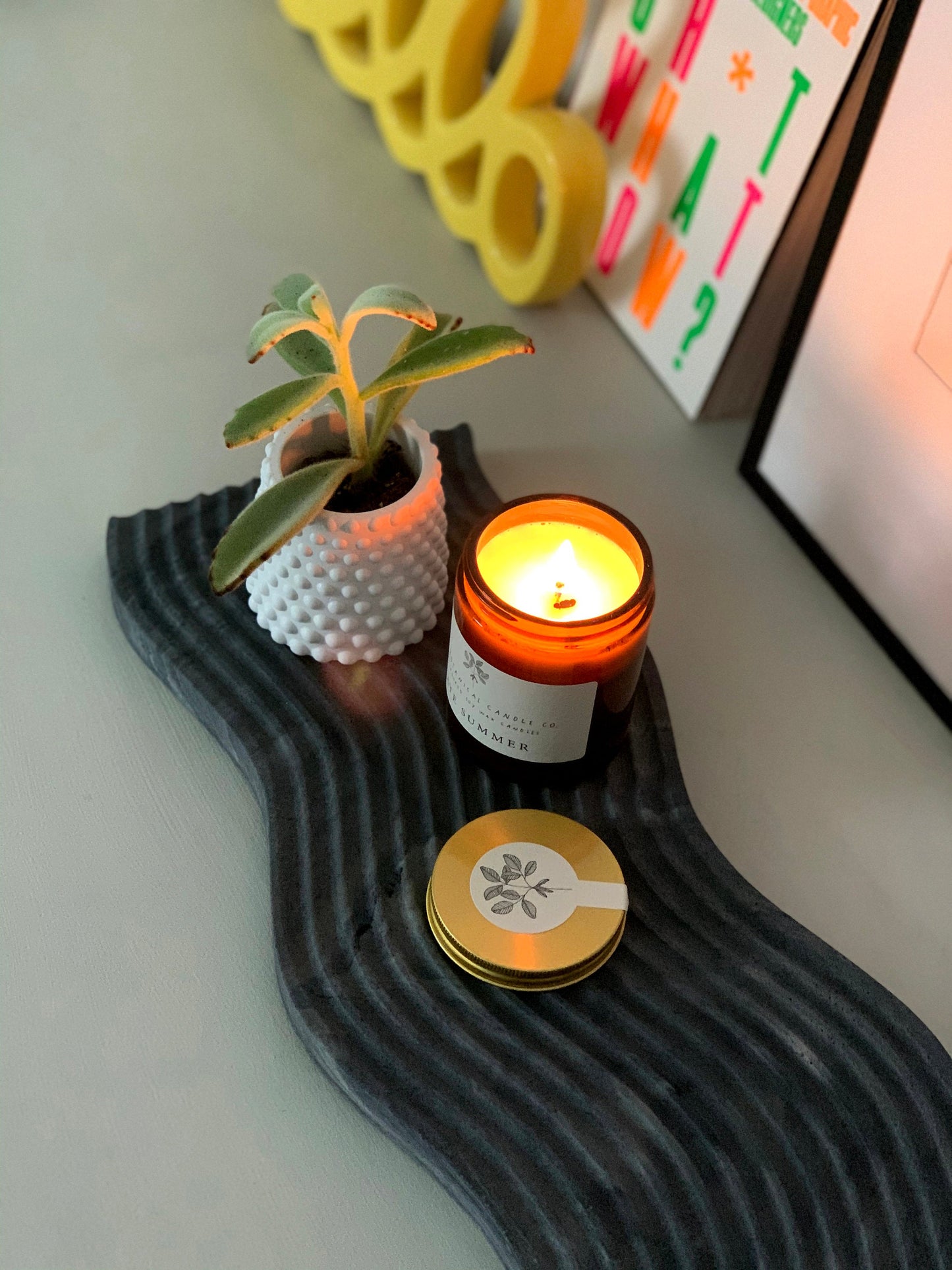 Minimalist Wave Tray