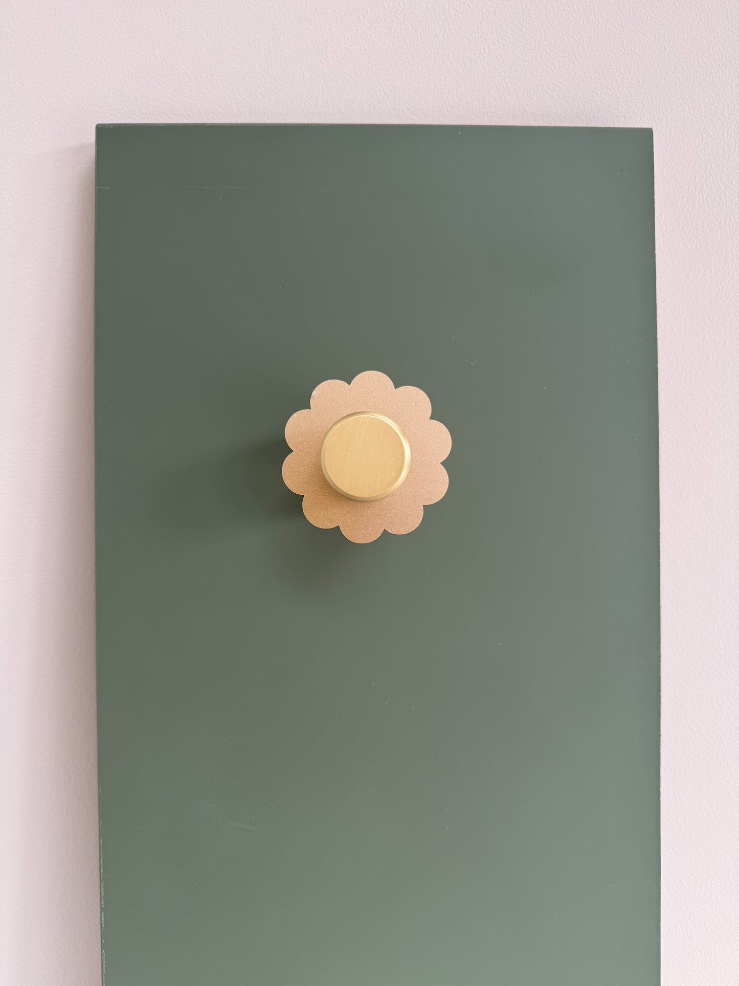 Handle Backplate Decal Scallop